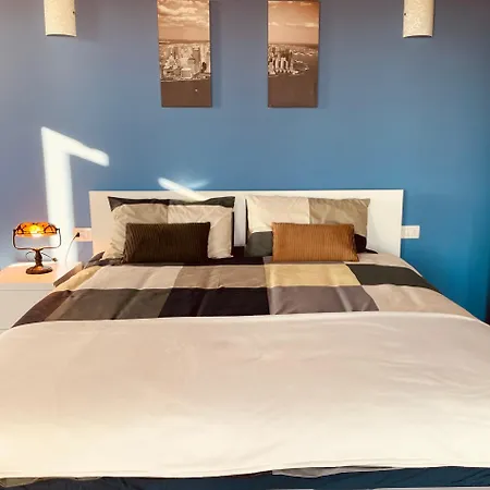 B&B Magenta B&B 3*