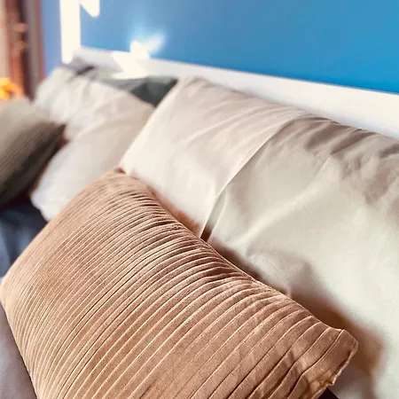 Magenta B&B B&B